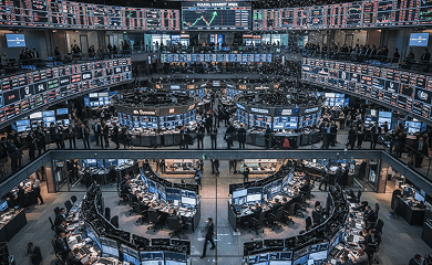 Cours de l’or aujourd’hui : comment le pétrole, le dollar et les anticipations de taux de la Fed influencent le marché